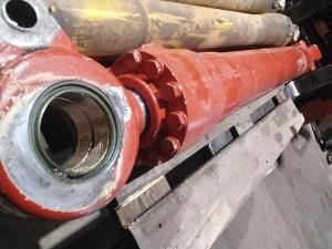 Liebherr Cylinder